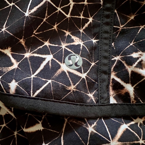 LULULEMON | Tracker Short III *4-way Stretch in Star Crushed Multi/Black - Picture 11 of 13
